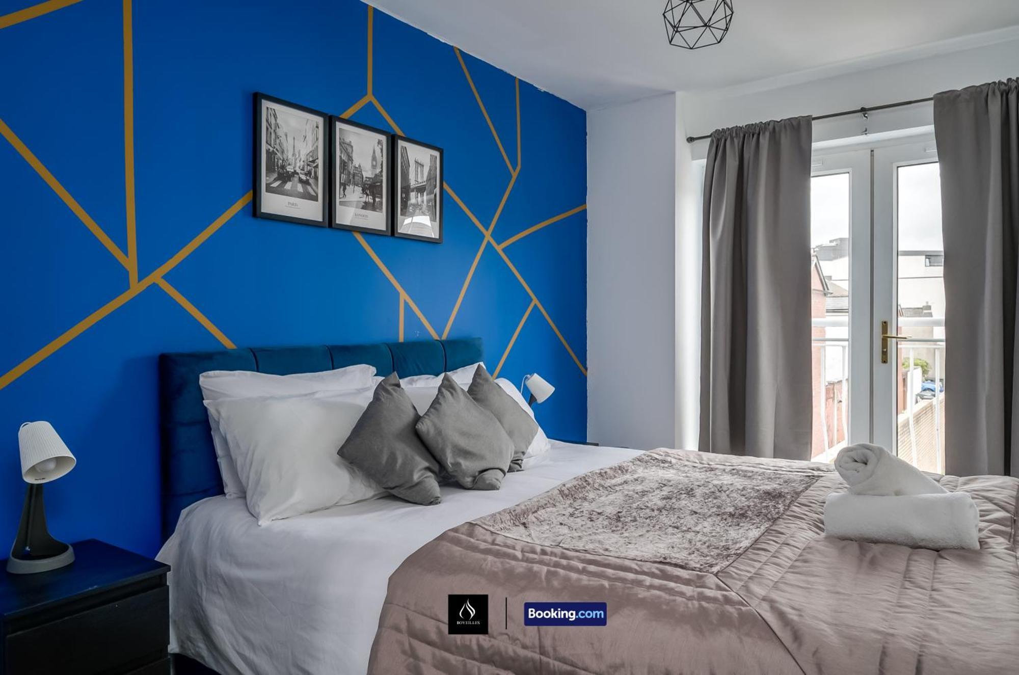 2 Bed House By Boyeilles Apartments Short Lets & Serviced Accommodation Belfast With Balcony & Free Parking מראה חיצוני תמונה